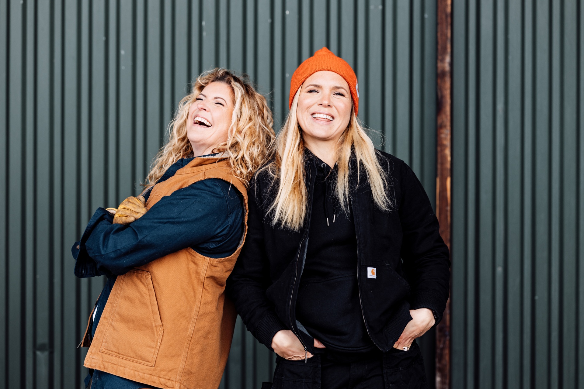 Företagsfotografering i Umeå, två kvinnor profilfoto företag